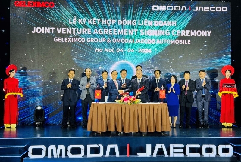 Vietnamese and Chinese enterprises invest in over US$800 million automobile factory